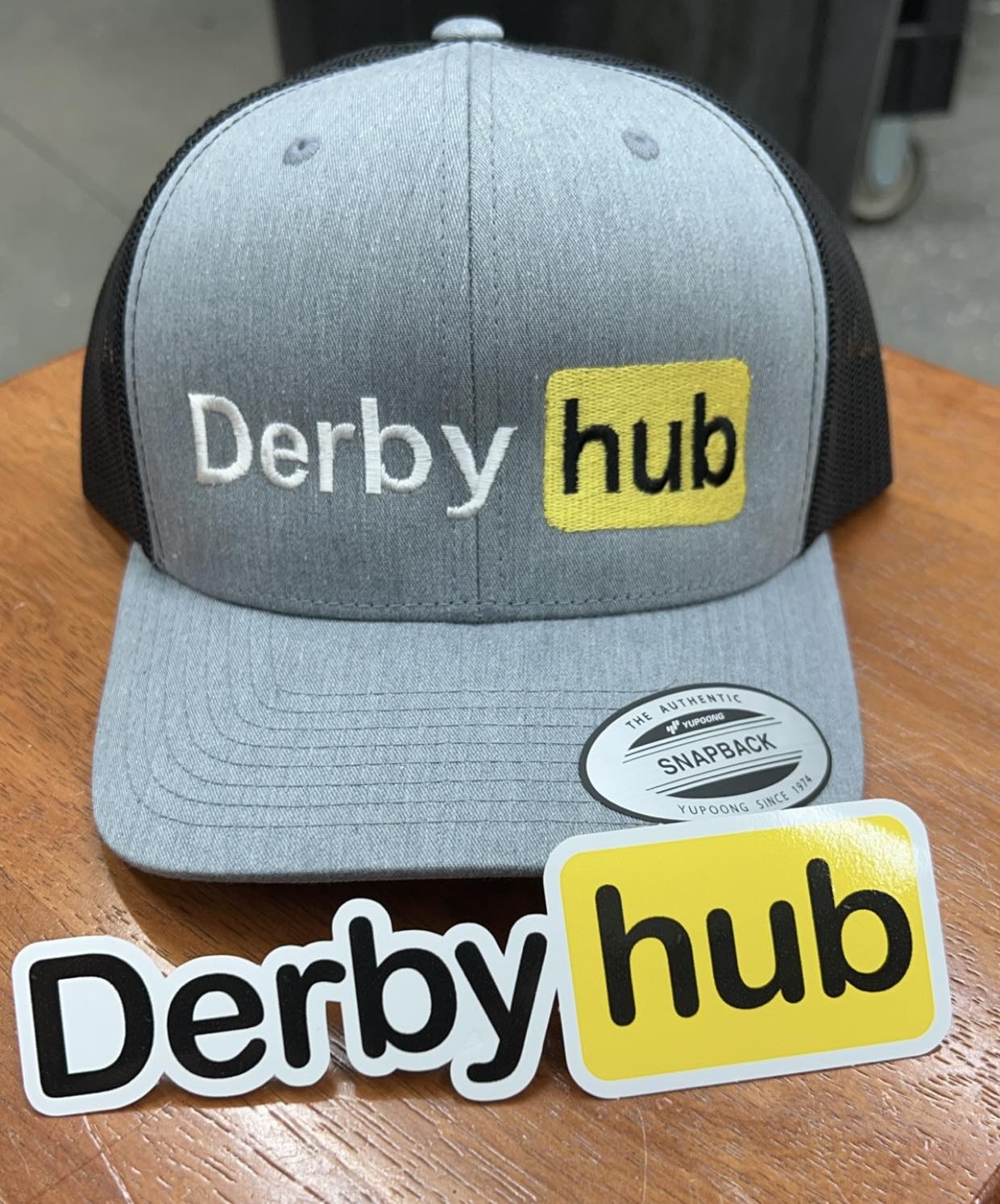 Derby hub hat