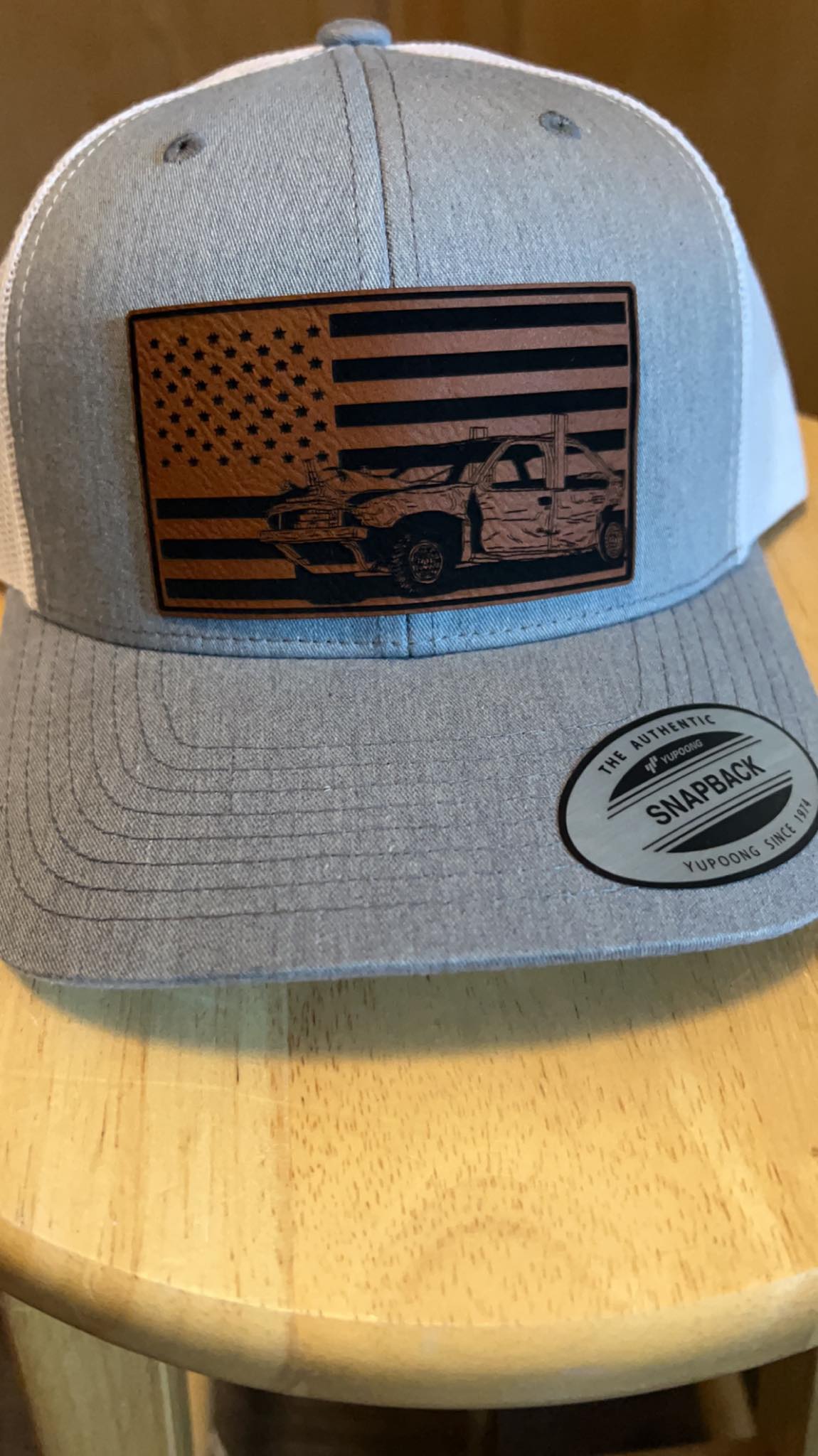 W-body american flag hat